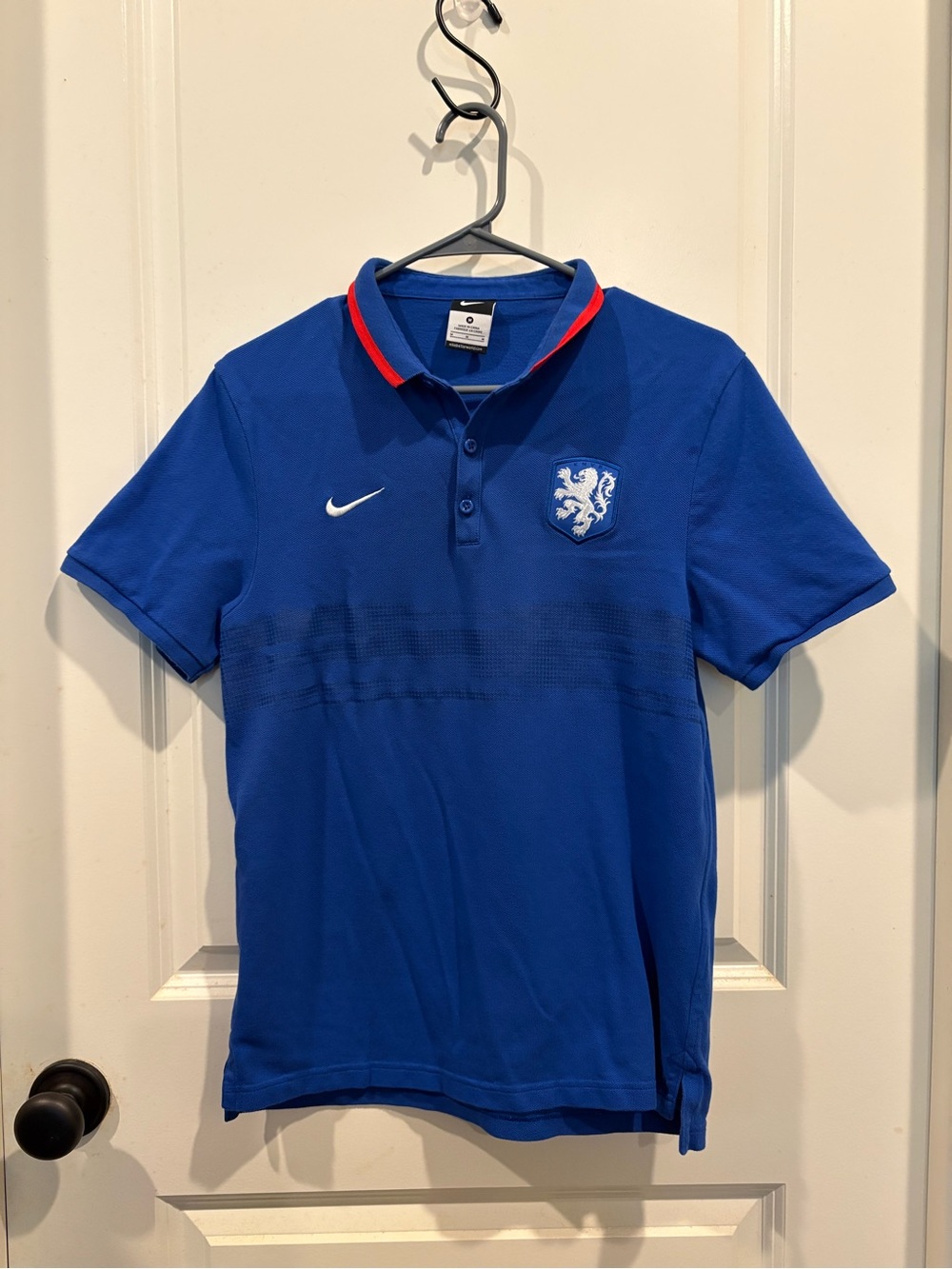 Nike Men’s Blue Polo with KNVB crest size Medium
